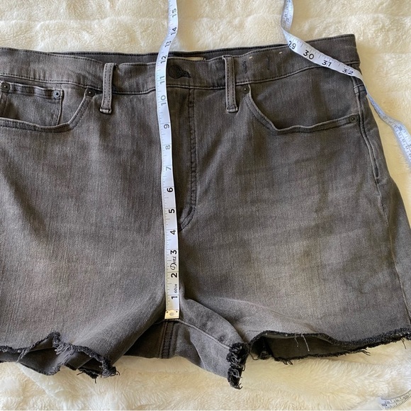 Madewell High Rise Denim Stretch Jean Shorts in Gray Slater Wash M5774 SZ- 32 - Picture 6 of 11